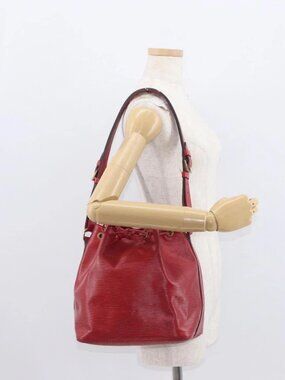 LOUIS VUITTON Epi Petit Noe Shoulder Bag Red M44107 LV Auth 159331
